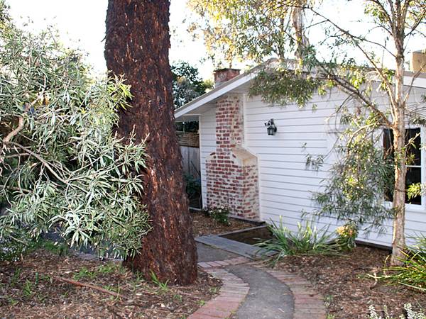 Charming Family Home, Brilliant Location Picture 1