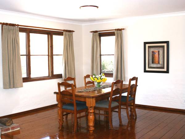 Charming Family Home, Brilliant Location Picture 3