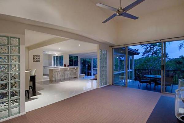 FAMILY LIVING, WORK FROM HOME - BUDERIM Picture 3