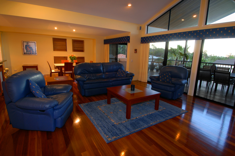 ON THE CREST ... WITH THE BREEZES! Picture 2