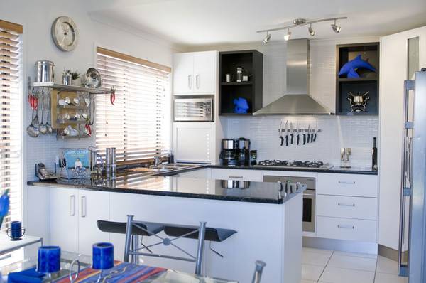 MODERN LIVING - EXCEPTIONAL PRICE! Picture 2