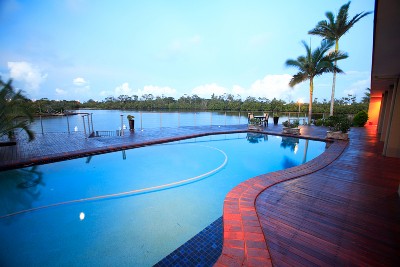 Massive 32 metre waterfront gold Picture Massive 32 metre waterfront gold Picture