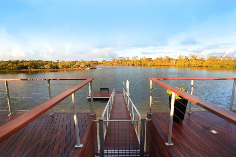 Massive 32 metre waterfront gold Picture 2