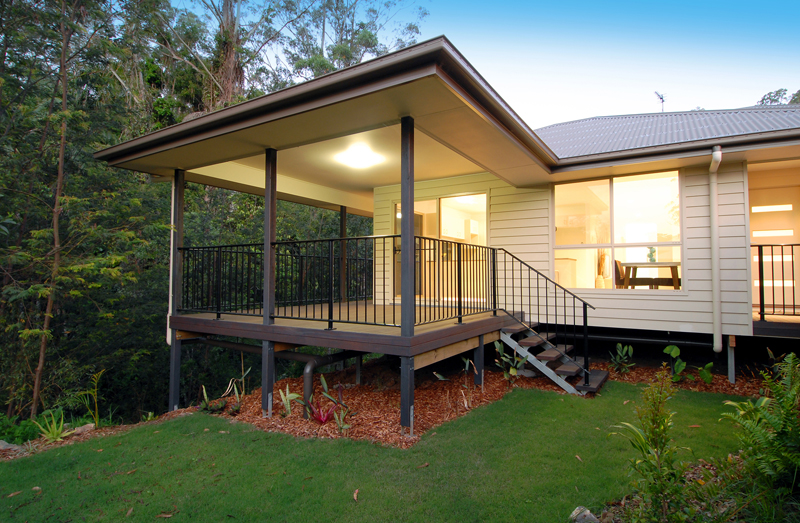 FUNCTIONAL HOME - Forest backdrop! Picture 3