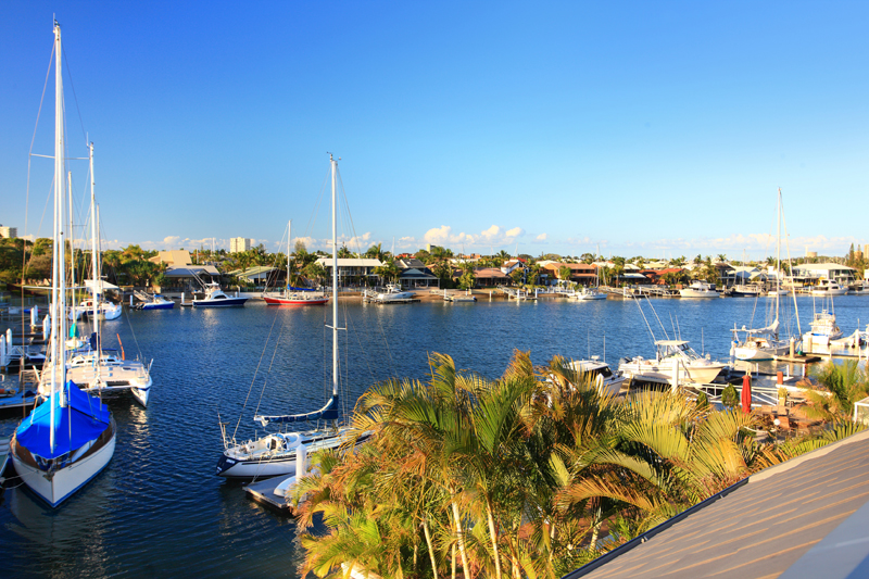 BIG HOME - BIG FEATURES ¬ SMALL WINDOW OF OPPORTUNITY Picture 3