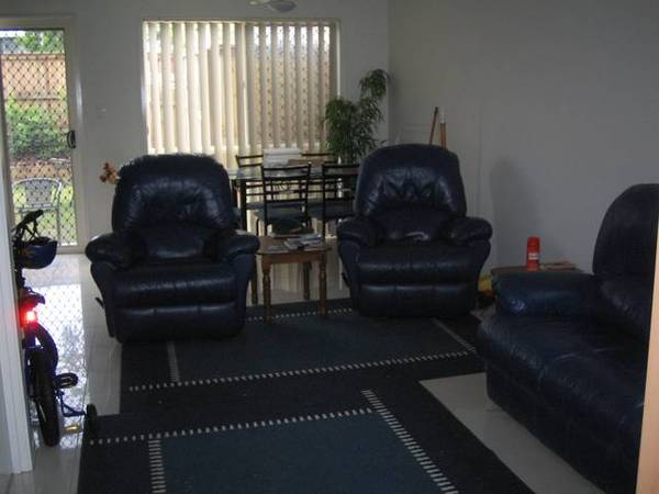 Townhouse Living Picture 2