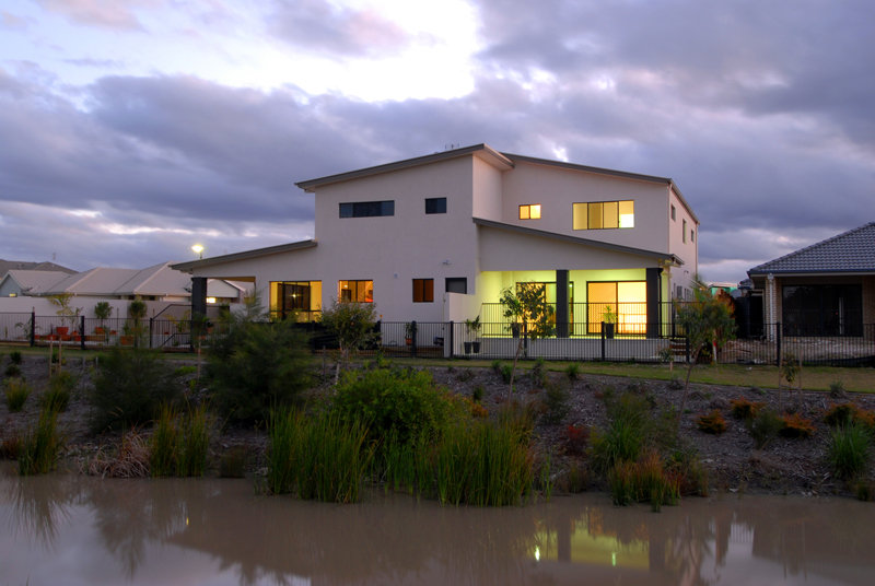 THE BEST TOWN HOUSE IN CALOUNDRA AREA! Picture 1
