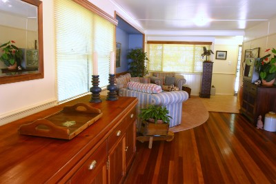 Quaint Buderim Cottage With Revenue Picture