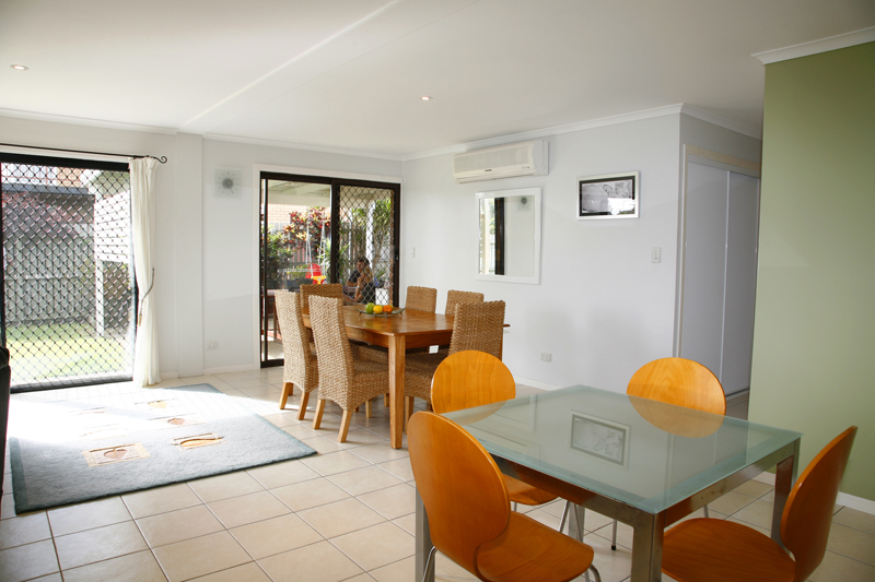 AFFORDABLE BEACHSIDE - AUCTION Picture 2