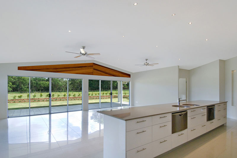 OWNER PREPARED TO SELL FOR WELL UNDER REPLACEMENT COST Picture 3