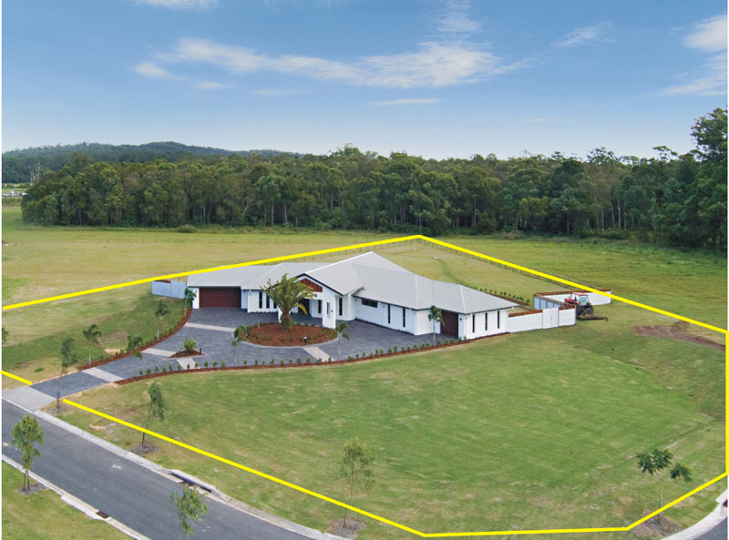 OWNER PREPARED TO SELL FOR WELL UNDER REPLACEMENT COST Picture 1