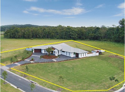 OWNER PREPARED TO SELL FOR WELL UNDER REPLACEMENT COST Picture