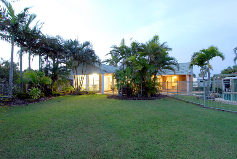 1/4 Acre Living on Mooloolaba Lagoon! Picture 2