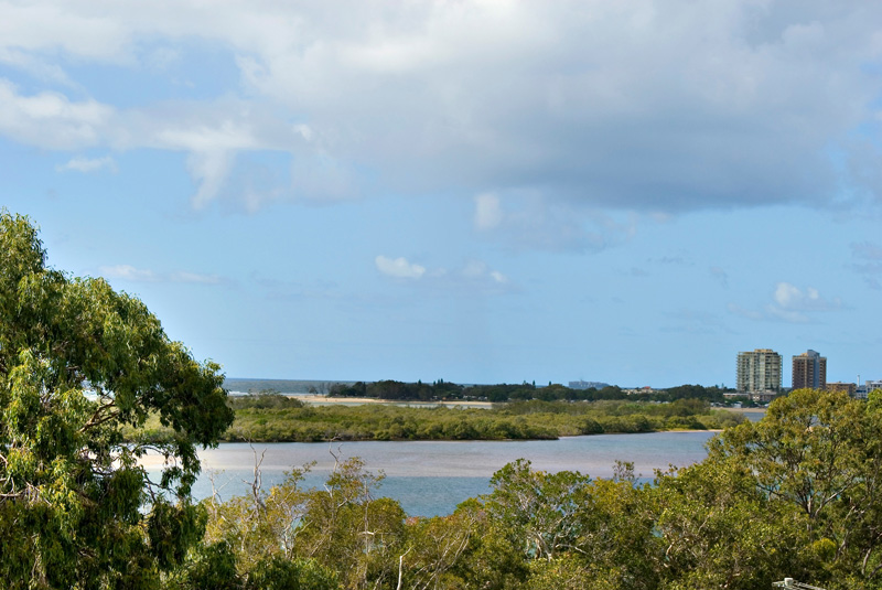 SPRAWLING VIEWS - YOU CAN'T LOSE! Picture 1