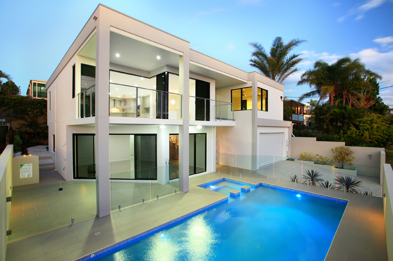 ELITE & EXCLUSIVE Picture 1