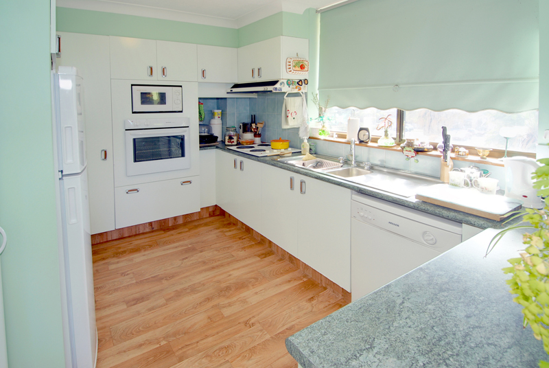 OWNERS NOW MOVED OUT - KEEN FOR A SALE! Picture 3