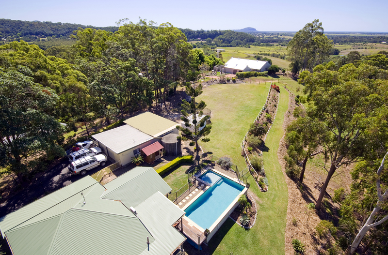 MASSIVE POTENTIAL - USEABLE ACREAGE WITH VIEWS! Picture 2