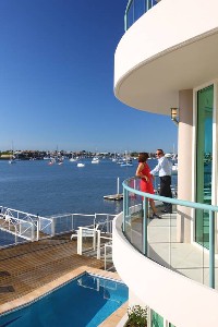 OPULENT DEEPWATER APARTMENT BY THE BEACH Picture OPULENT DEEPWATER APARTMENT BY THE BEACH Picture