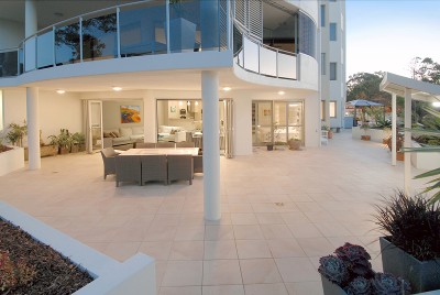 WONDERFUL "WATERLINE" - RESIDENTIAL UNIT LIVING Picture