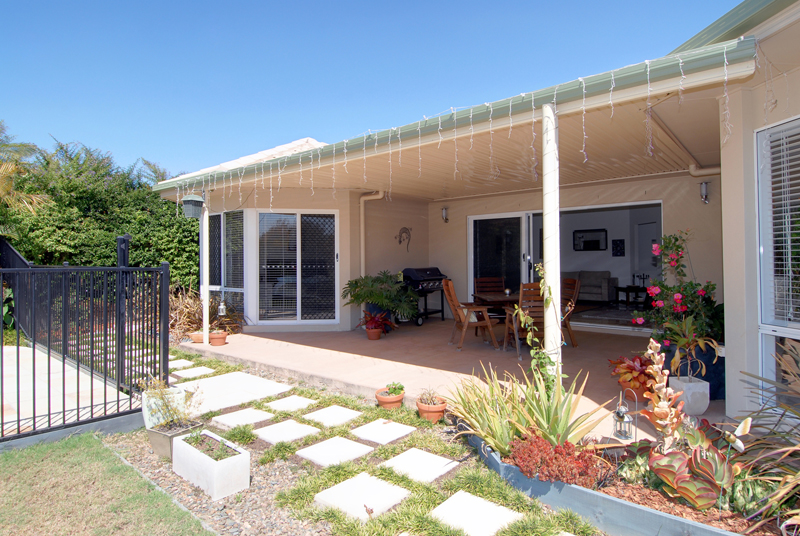 IMMACULATE HOME, PERFECT FOR THE FAMILY, WITH ALL THE EXTRAS Picture 1