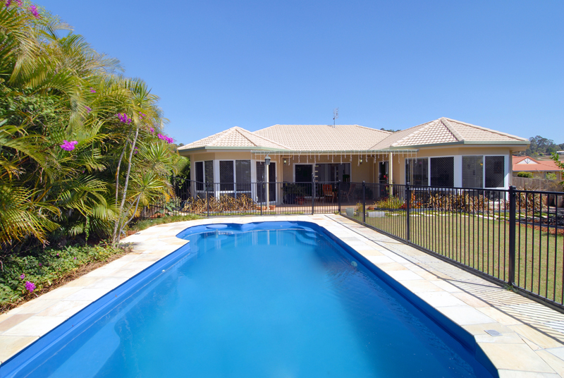 IMMACULATE HOME, PERFECT FOR THE FAMILY, WITH ALL THE EXTRAS Picture 2