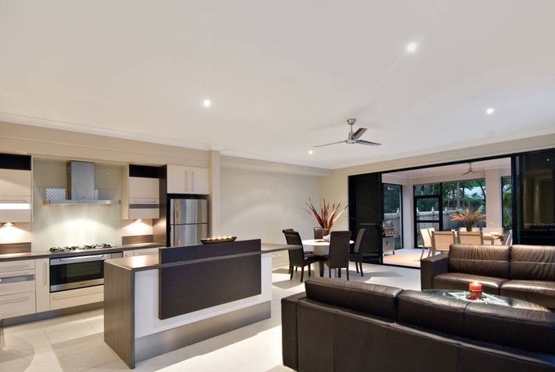 THE JORL IN THE CROWN Picture 2