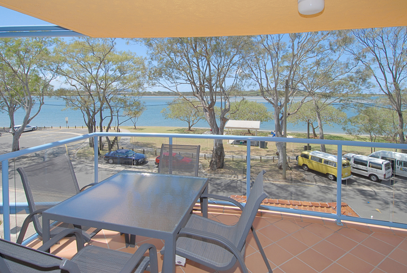 RIVER VIEWS ARE GOOD NEWS! Picture 3