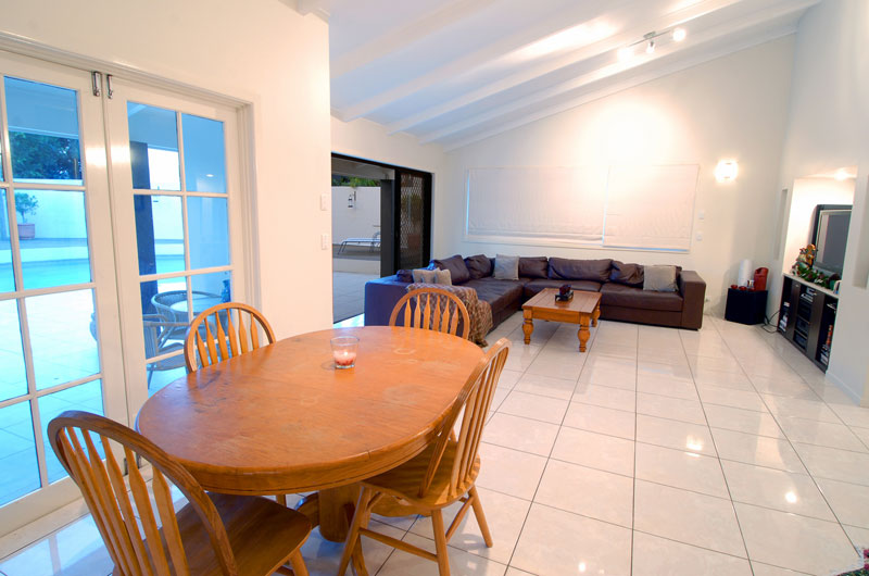 PRIVATE, SPACIOUS AND ON-TOP! Picture 3