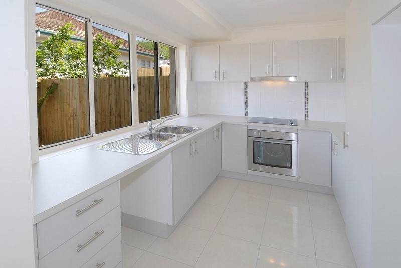 GREAT VALUE FOR MONEY - PET FRIENDLY COMPLEX! Picture 2