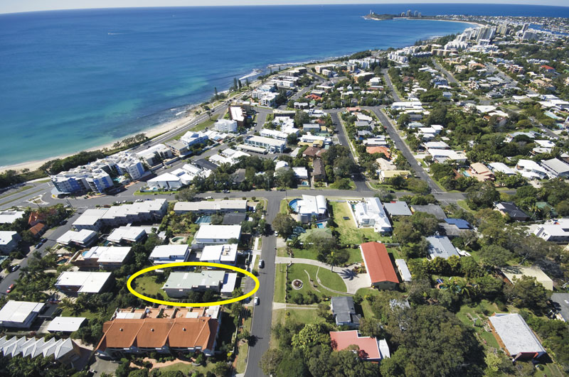 BEACHSIDE UNIT- SMALL COMPLEX OF 3 - ALEX Picture 1