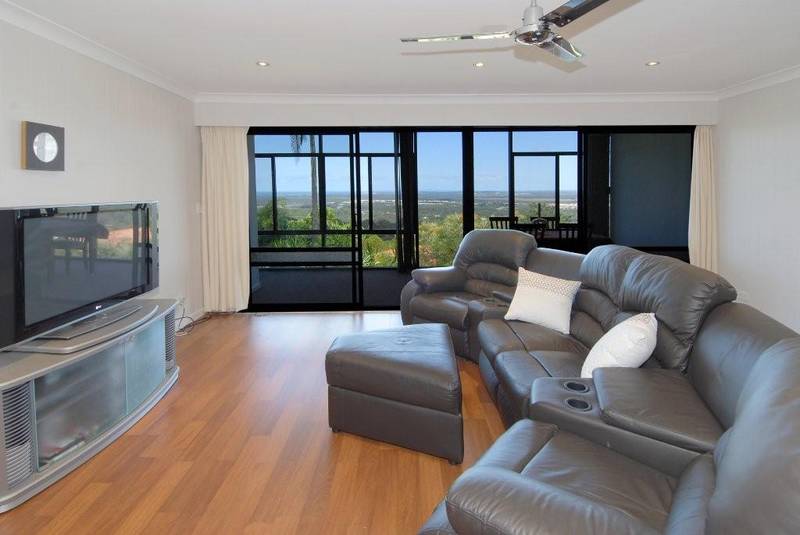 MILLION DOLLAR VIEWS FOR LESS THAN HALF THE PRICE! Picture 2