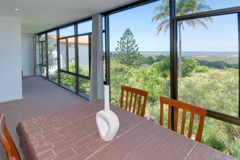 MILLION DOLLAR VIEWS FOR LESS THAN HALF THE PRICE! Picture 3