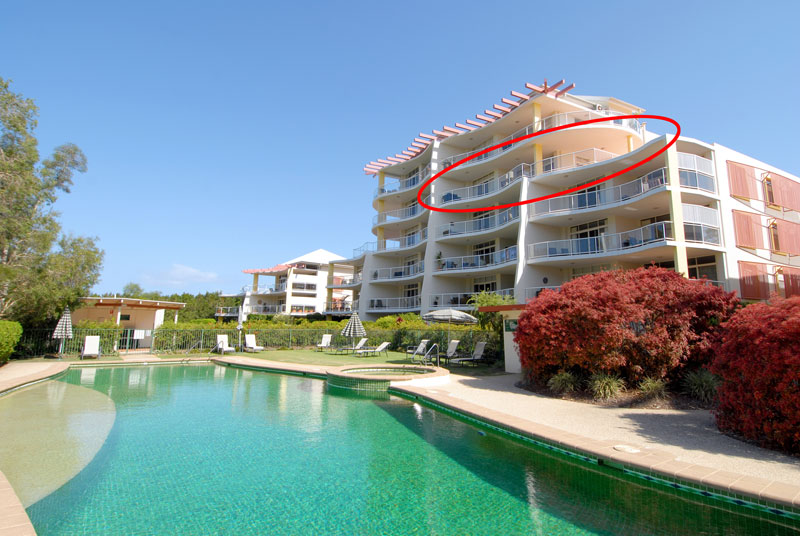 GOLFER'S DREAM CLOSE TO THE BEACH - TWIN WATERS Picture 3