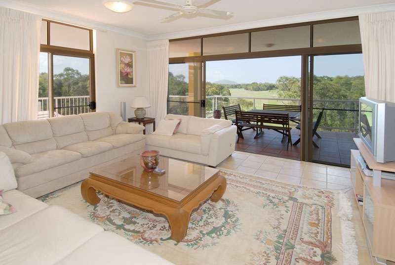 GOLFER'S DREAM CLOSE TO THE BEACH - TWIN WATERS Picture 2