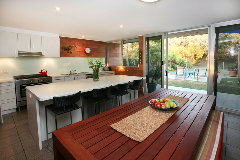 THE INFECTIOUS JOYS OF LIVING ON THE BEACH Picture 3