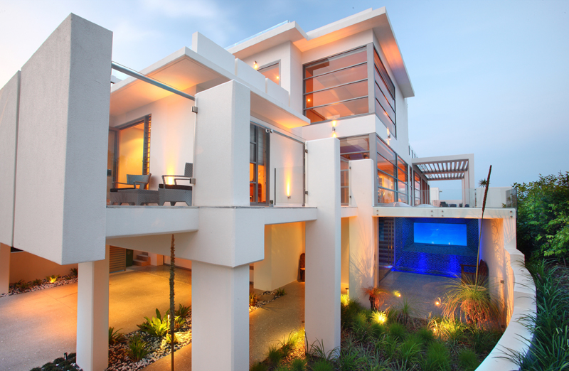 CALOUNDRA'S NEXT BEST THING! Picture 1