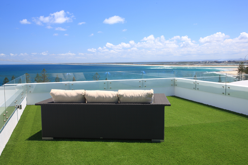 CALOUNDRA'S NEXT BEST THING! Picture 2