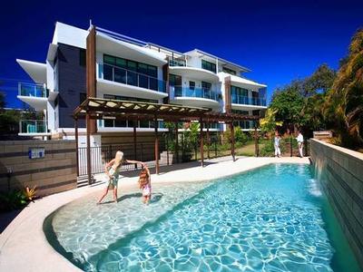 SOPHISTICATED LIVING - BY THE BEACH! Picture SOPHISTICATED LIVING - BY THE BEACH! Picture