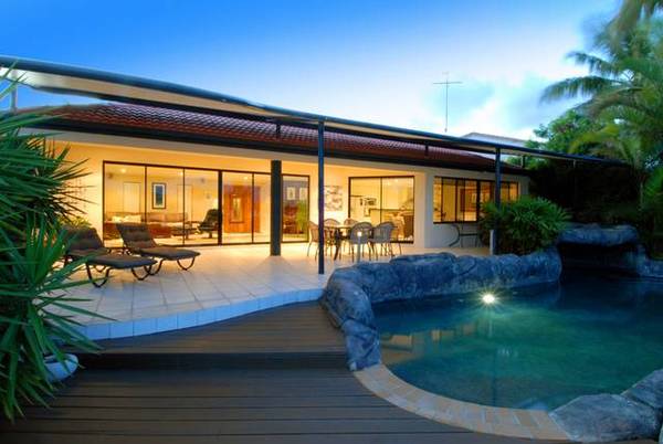 Low maintenance north easterly waterfront style Picture 2