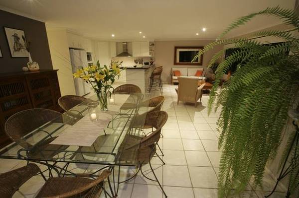 Low maintenance north easterly waterfront style Picture 3