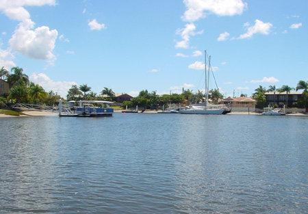 $850K FOR WATERFRONT BLOCK! Picture 1