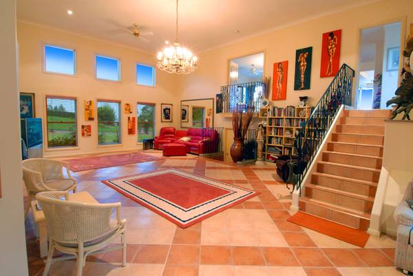 OCEAN-VIEW MANSION - IMMACULATE & IMPRESSIVE Picture 1