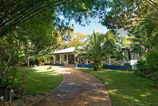 IRREPLACEABLE - ONE PROPERTY, TWO TITLES Picture 1