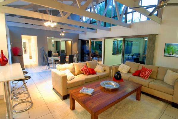 BUDDINA BEACH HOUSE! Picture 1