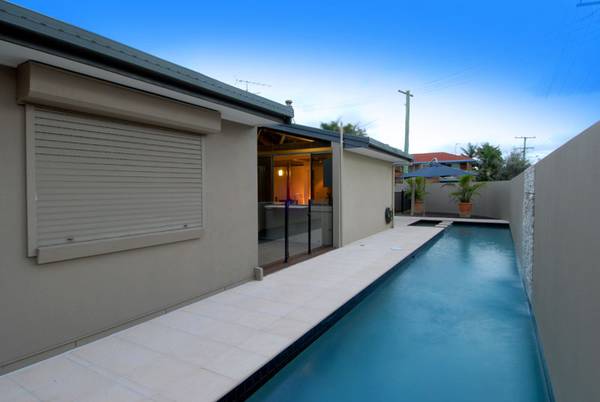 BUDDINA BEACH HOUSE! Picture 3