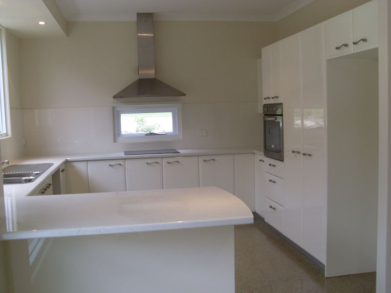 HOUSE SIZE DUPLEX! Picture 2