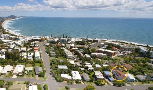 RENOVATE OR DEVELOP - GOLDEN TRIANGLE! Picture 2