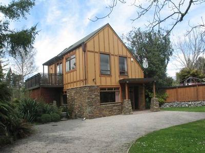 Tongariro River Picture