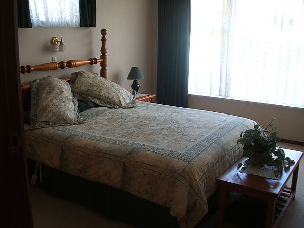 Easy Peasy Living!! Picture 2