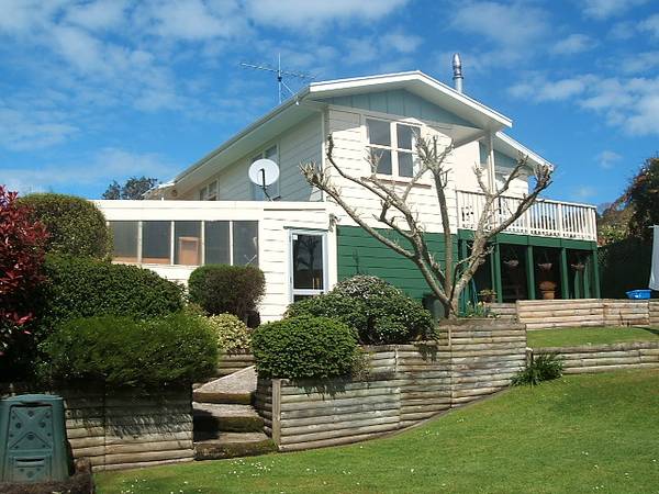 Easy Peasy Living!! Picture 1